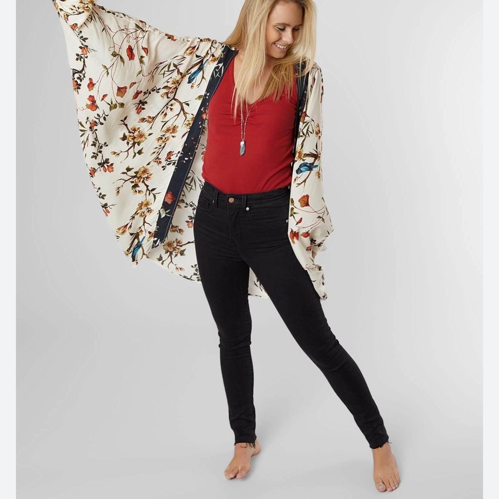 Sandy & Sid - Buckle - Cream With Earthy Color Florals Dolman Kimono - Medium